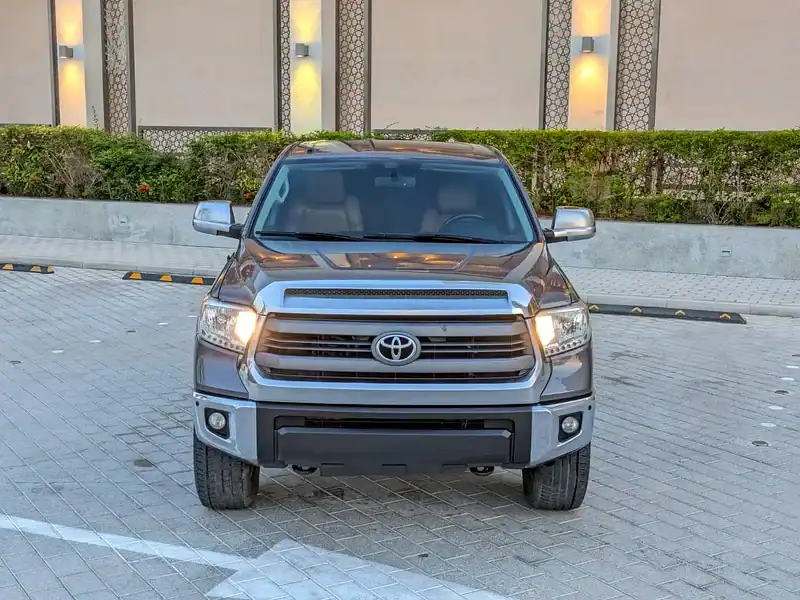 2015 Toyota Tundra Crewmax Limited 8 Cylinders Engine Grey Brown