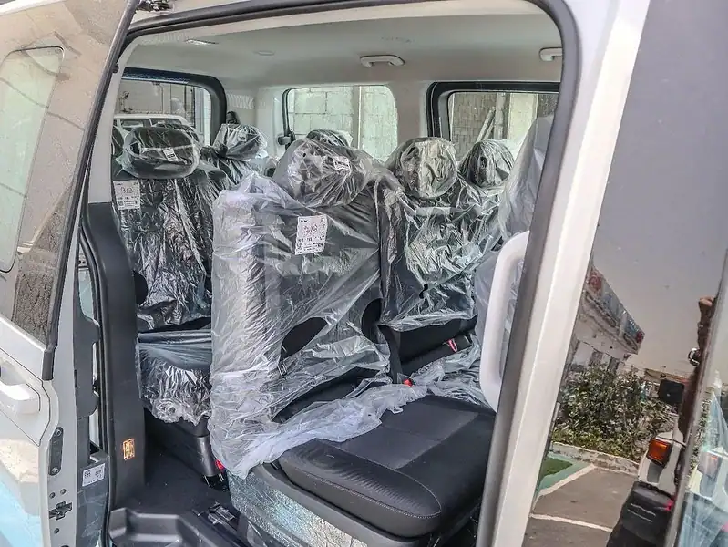 Hyundai Staria Hyundai Staria 3.5L 2025 AT White Black