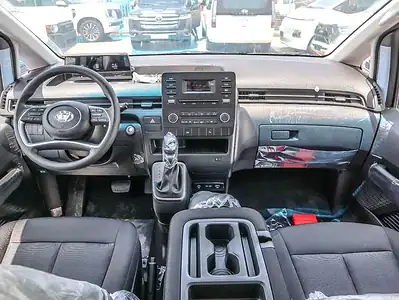 Hyundai Staria Hyundai Staria 3.5L 2025 AT White Black