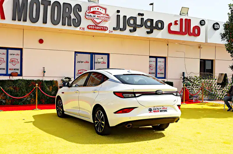2022 JAC J7 Luxury 4 Cylinders Engine GCC Specs White Sedan