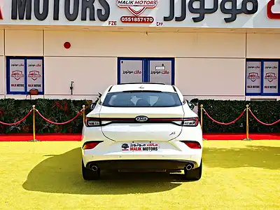 2022 JAC J7 Luxury 4 Cylinders Engine GCC Specs White Sedan