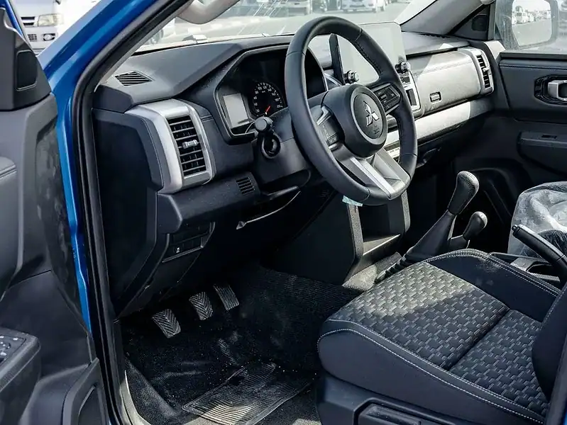 Mitsubishi L200 2025 Mitsubishi L200 2.4L MT Petrol Blue Black