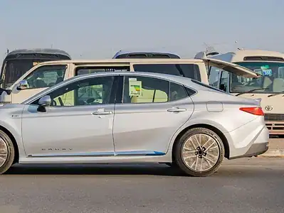 Toyota Camry 2025 Toyota Camry LE 2.5L AT Hybrid Silver Beige Sedan