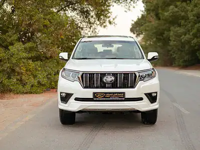 2022 Toyota Prado VXR 6 Cylinder SUV GCC Specs White Beige 4WD