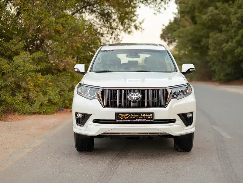2022 Toyota Prado VXR 6 Cylinder SUV GCC Specs White Beige 4WD