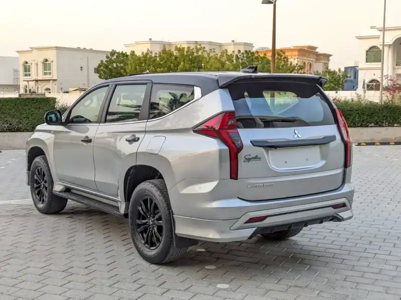 2021 Mitsubishi Montero Sport Signature Edition 6 Cylinders Engine Silver Red