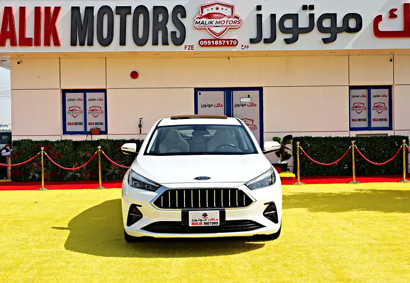 2022 JAC J7 Luxury 4 Cylinders Engine GCC Specs White Sedan