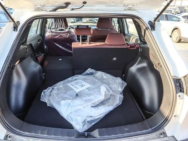 Toyota Corolla Cross 1.8L XL 2025 Toyota Corolla Cross 1.8L White Red