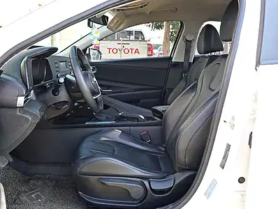 2021 Hyundai Avante Smart 4 Cylinder Engine White Black Sedan