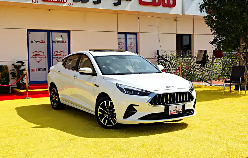 2022 JAC J7 Luxury 4 Cylinders Engine GCC Specs White Sedan