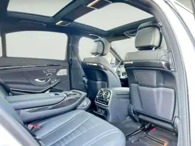 2018 Mercedes-Benz S-Class S 560 4MATIC 8 Cylinder Engine Silver Black