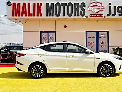 2022 JAC J7 Luxury 4 Cylinders Engine GCC Specs White Sedan