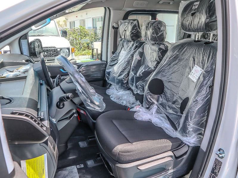 Hyundai Staria Hyundai Staria 3.5L 2025 AT White Black