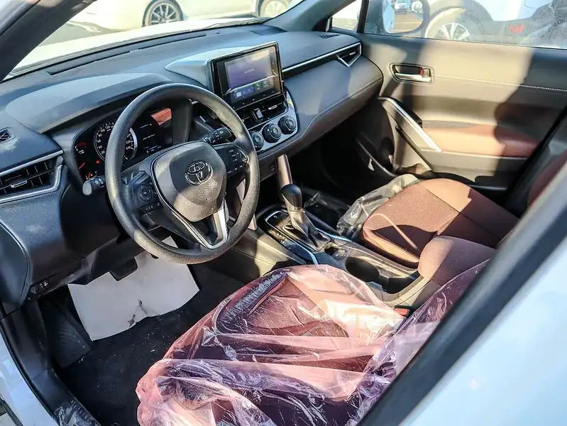 Toyota Corolla Cross 1.8L XL 2025 Toyota Corolla Cross 1.8L White Red