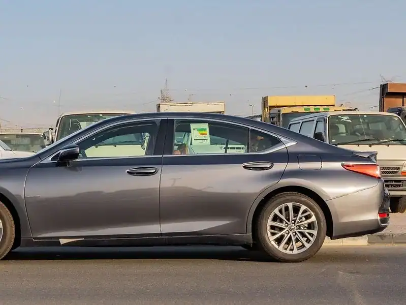 Lexus ES300h 2025 Lexus ES300h 2.5L AT Hybrid Grey Tan Sedan