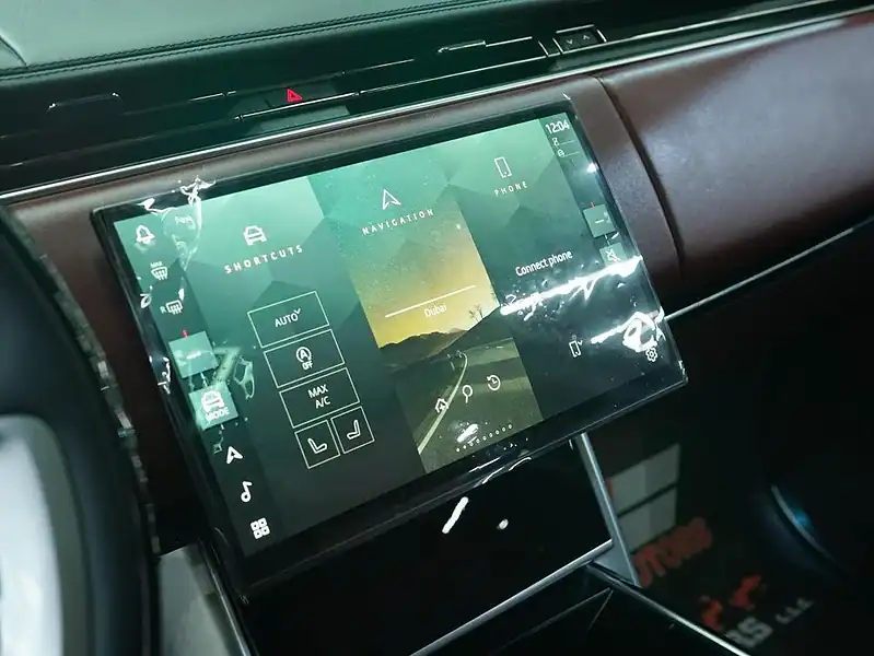 2026 Land Rover Range Rover AUTOBIOGRAPHY 8 Cylinder Black Burgundy