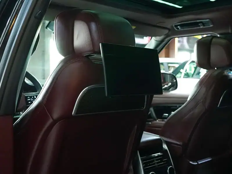 2026 Land Rover Range Rover AUTOBIOGRAPHY 8 Cylinder Black Burgundy