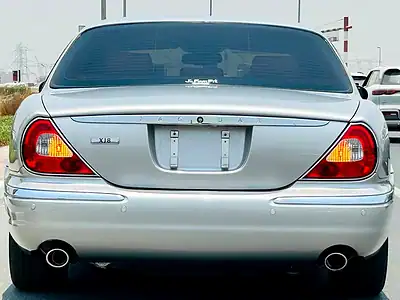 2004 Jaguar XJ 8 8 Cylinders Engine Silver Beige Sedan