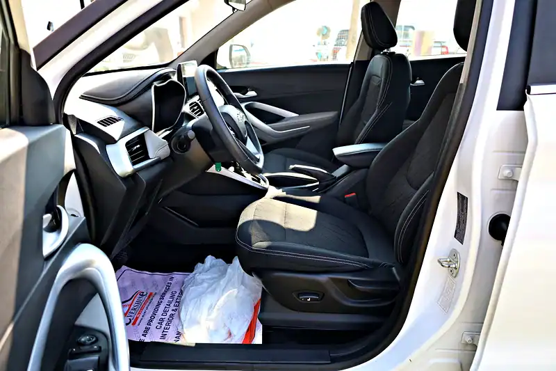 2023 Chevrolet Groove LT 4 Cylinders Engine Petrol GCC Specs White SUV