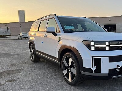 Hyundai Santa Fe 2025 Hyundai Santa Fe 2.5L AT Petrol 4x2 White Tan