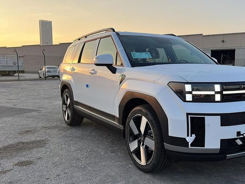 Hyundai Santa Fe 2025 Hyundai Santa Fe 2.5L AT Petrol 4x2 White Tan