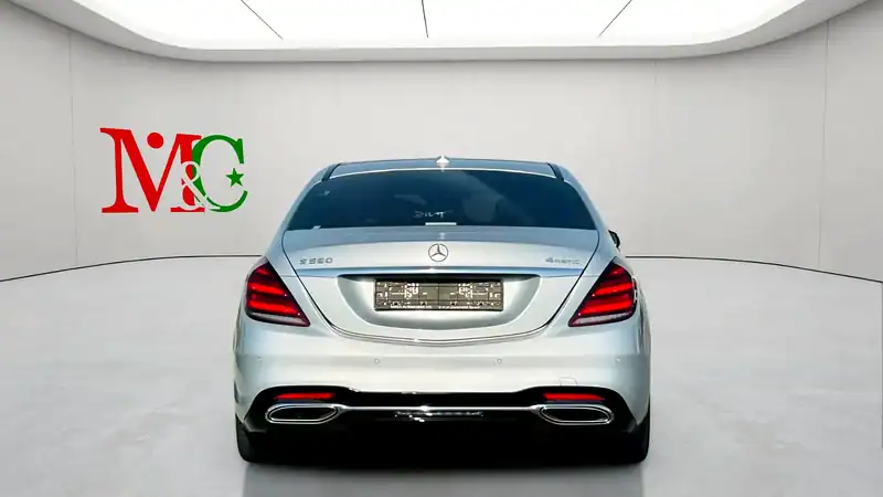 2018 Mercedes-Benz S-Class S 560 4MATIC 8 Cylinder Engine Silver Black