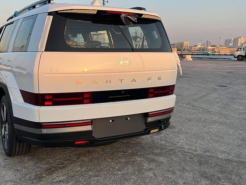 Hyundai Santa Fe 2025 Hyundai Santa Fe 2.5L AT Petrol 4x2 White Tan