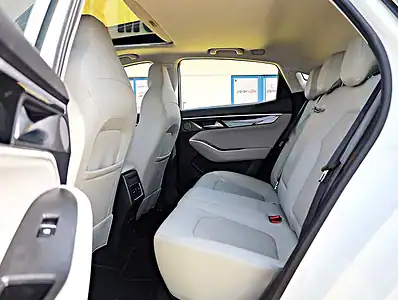 2022 JAC J7 Luxury 4 Cylinders Engine GCC Specs White Sedan