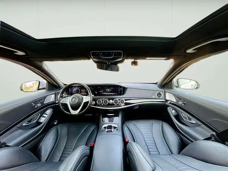 2018 Mercedes-Benz S-Class S 560 4MATIC 8 Cylinder Engine Silver Black