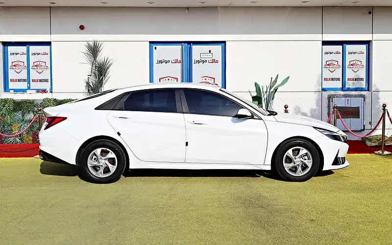 2021 Hyundai Avante Smart 4 Cylinder Engine White Black Sedan