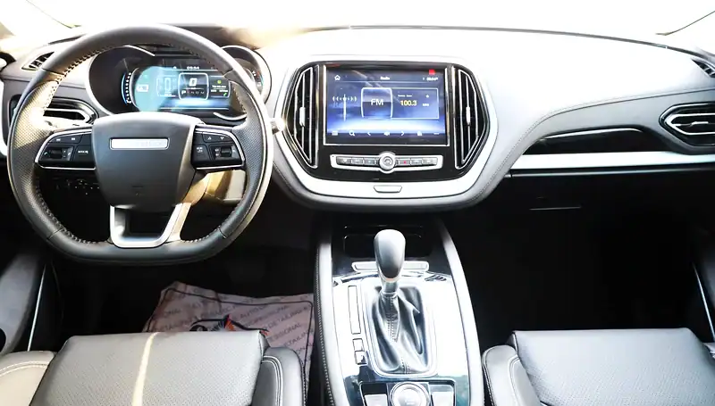 2023 Jetour X70 Comfort 4 Cylinder Engine GCC Specs White Black