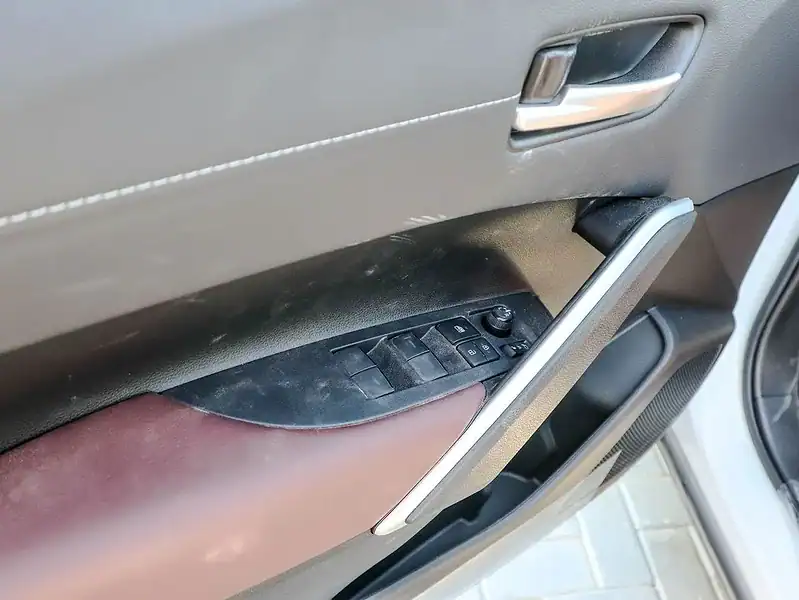 Toyota Corolla Cross 1.8L XL 2025 Toyota Corolla Cross 1.8L White Red