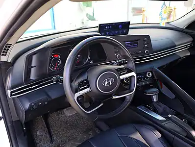 2021 Hyundai Avante Smart 4 Cylinder Engine White Black Sedan