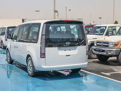 Hyundai Staria Hyundai Staria 3.5L 2025 AT White Black