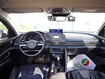 2021 Hyundai Avante Smart 4 Cylinder Engine White Black Sedan