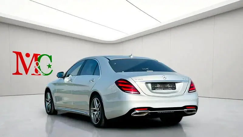 2018 Mercedes-Benz S-Class S 560 4MATIC 8 Cylinder Engine Silver Black