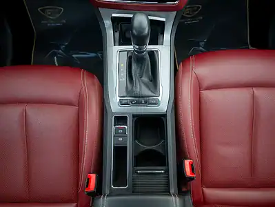 2022 MG RX5 Luxury 4 Cylinder Engine Silver Brown GCC Specs AWD