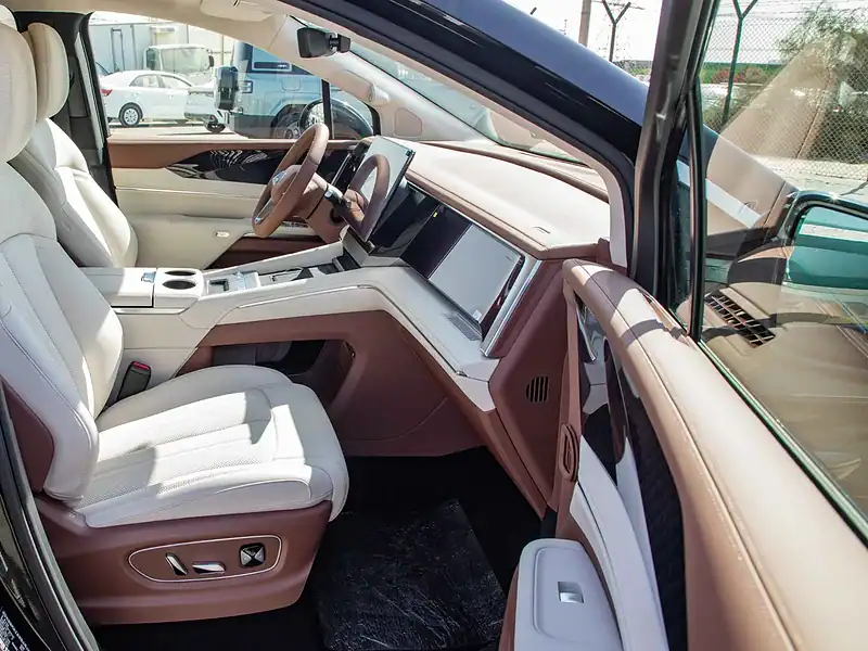 2025 BYD Xia DM-I 180KM EXELLENCE EDITION Hybrid Van Black Beige