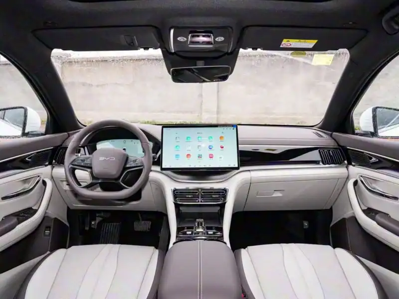 2025 BYD Song Plus DM-I FLAGSHIP SMART DRIVING EDITION Black Beige