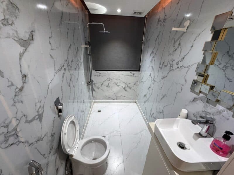 Castle Yacht Charter 70 FT