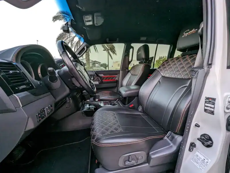 2020 Mitsubishi Pajero Signature Edition GCC IN EXCELLENT CONDITION White Black