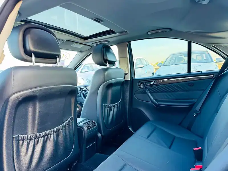 2006 Mercedes-Benz C-Class C230 V6 CLEAN CAR and Neat White Black