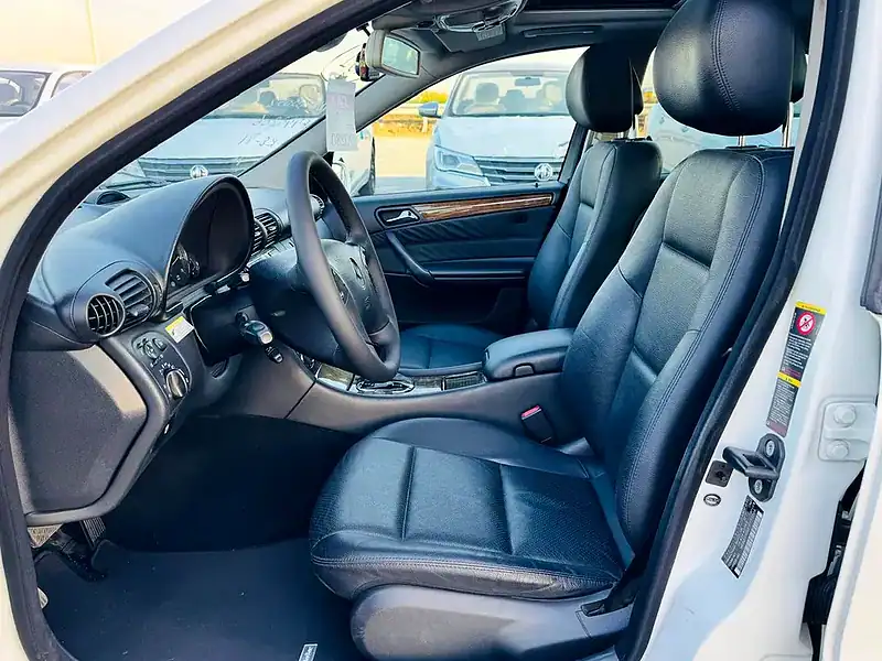 2006 Mercedes-Benz C-Class C230 V6 CLEAN CAR and Neat White Black