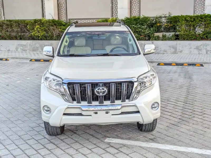 2015 Toyota Prado VXR FULL OPTION V6 Engine 4.0L GCC White Beige