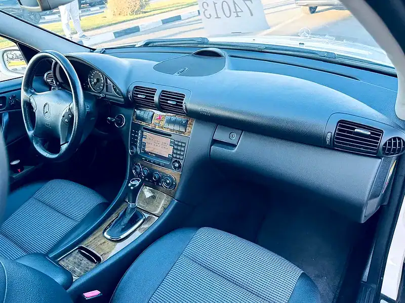 2006 Mercedes-Benz C-Class C280 V6 SUPER CLEAN CAR White Black