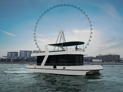 Castle Yacht Charter 70 FT