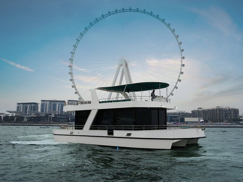 Castle Yacht Charter 70 FT