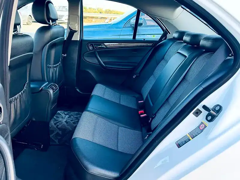 2006 Mercedes-Benz C-Class C280 V6 SUPER CLEAN CAR White Black