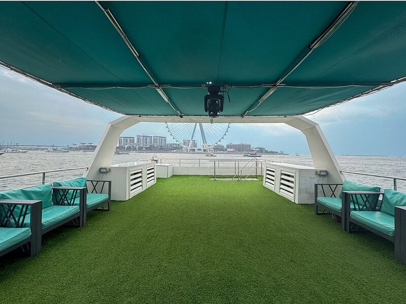 Castle Yacht Charter 70 FT