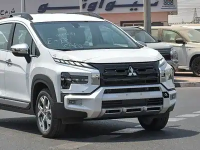 2025 Mitsubishi XpanderCross 1.5L A/T FWD Petrol White Black GCC Specs